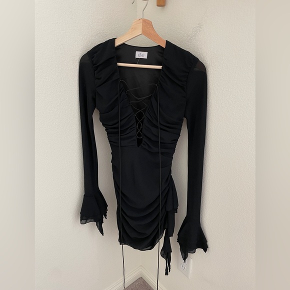 NWOT OH POLLY Y2K Long Sleeve Ruched Mini Dress in Black size 0 - Picture 1 of 7